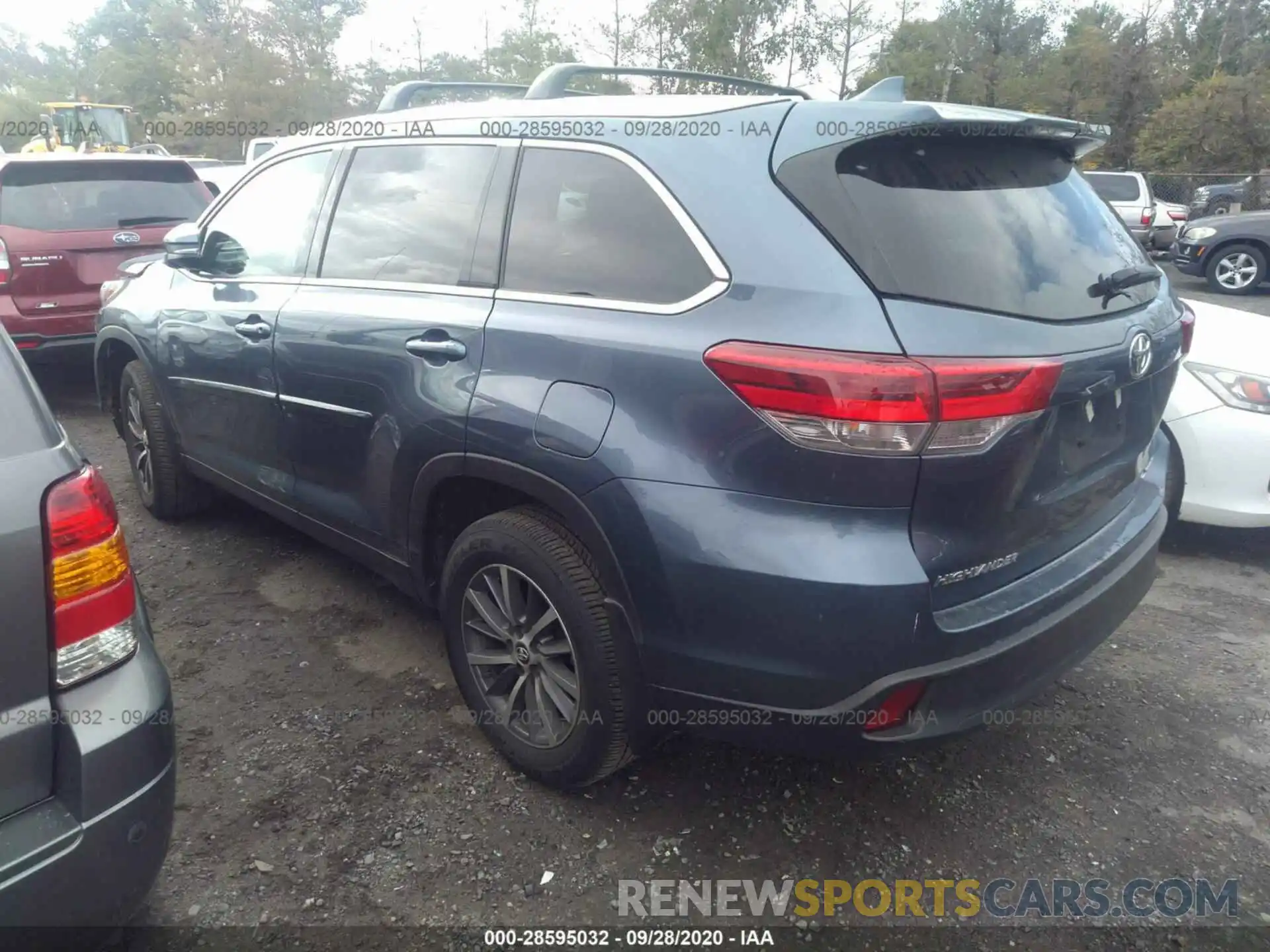 3 Photograph of a damaged car 5TDJZRFHXKS972068 TOYOTA HIGHLANDER 2019