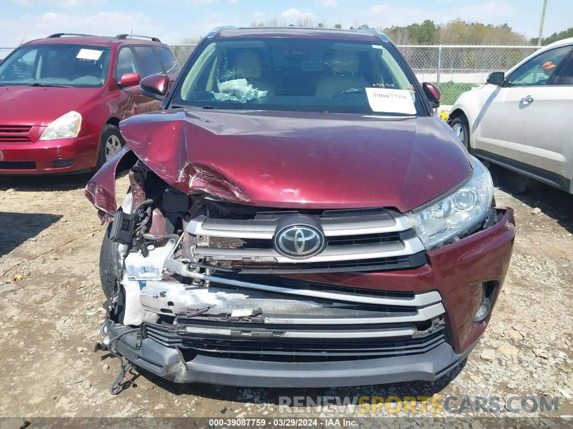 12 Photograph of a damaged car 5TDKZRFH0KS290806 TOYOTA HIGHLANDER 2019