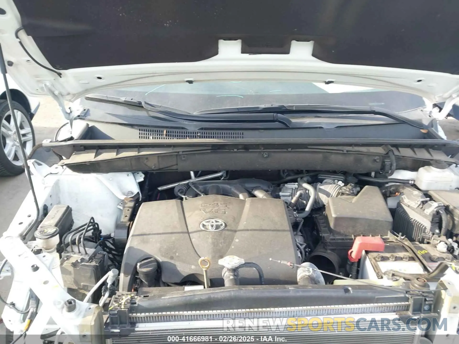 10 Photograph of a damaged car 5TDKZRFH0KS315218 TOYOTA HIGHLANDER 2019