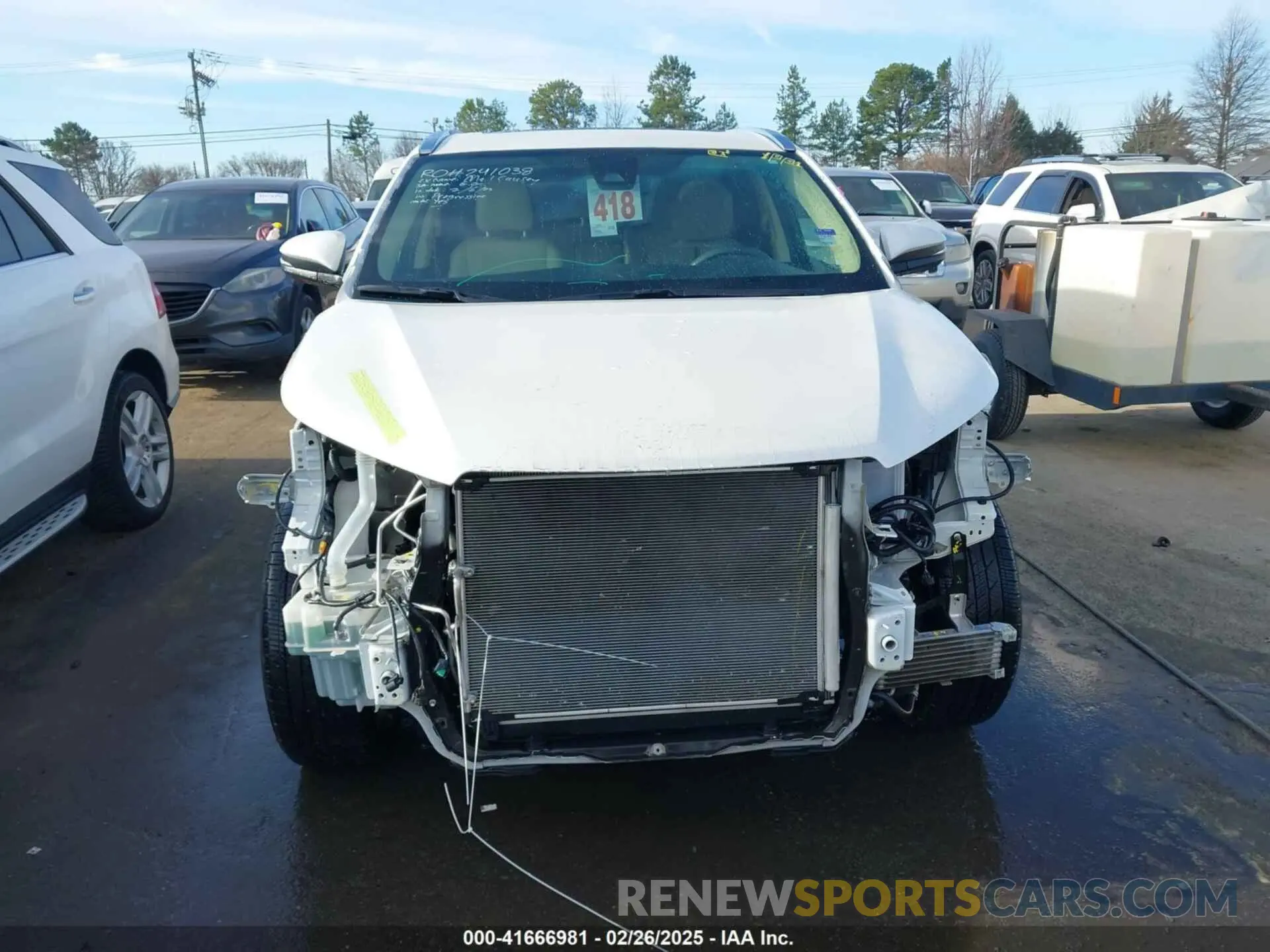 12 Photograph of a damaged car 5TDKZRFH0KS315218 TOYOTA HIGHLANDER 2019