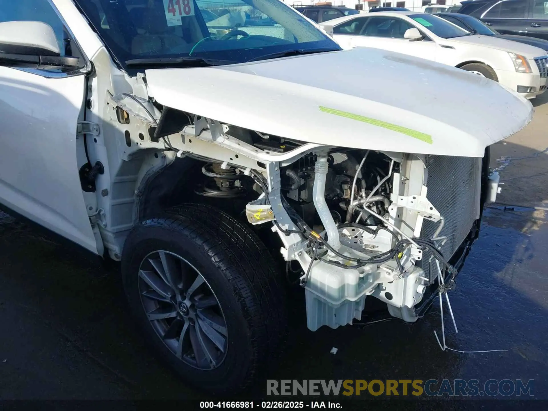 17 Photograph of a damaged car 5TDKZRFH0KS315218 TOYOTA HIGHLANDER 2019