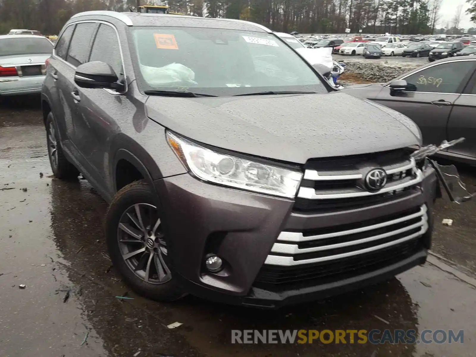 1 Photograph of a damaged car 5TDKZRFH0KS319303 TOYOTA HIGHLANDER 2019