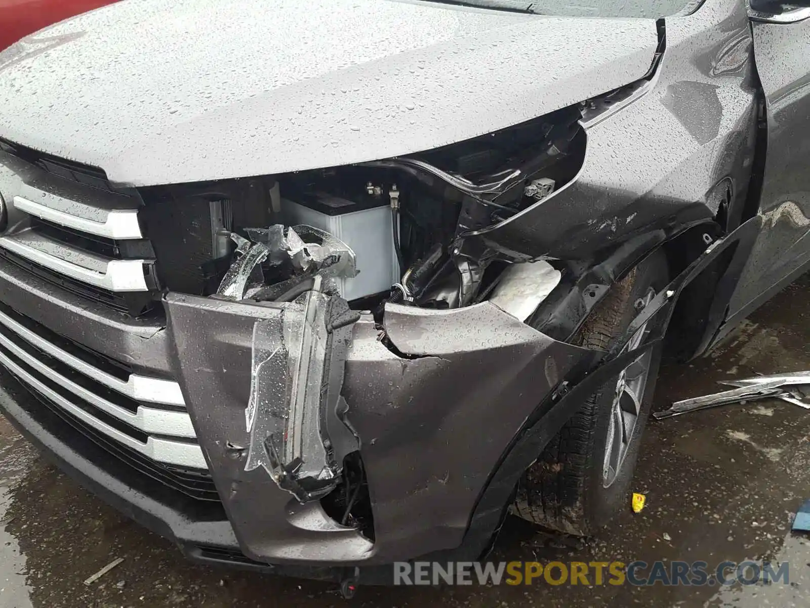 9 Photograph of a damaged car 5TDKZRFH0KS319303 TOYOTA HIGHLANDER 2019