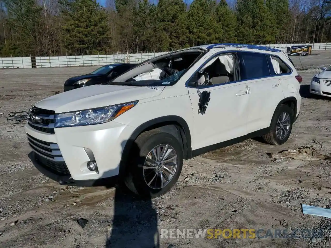 1 Photograph of a damaged car 5TDKZRFH0KS332584 TOYOTA HIGHLANDER 2019