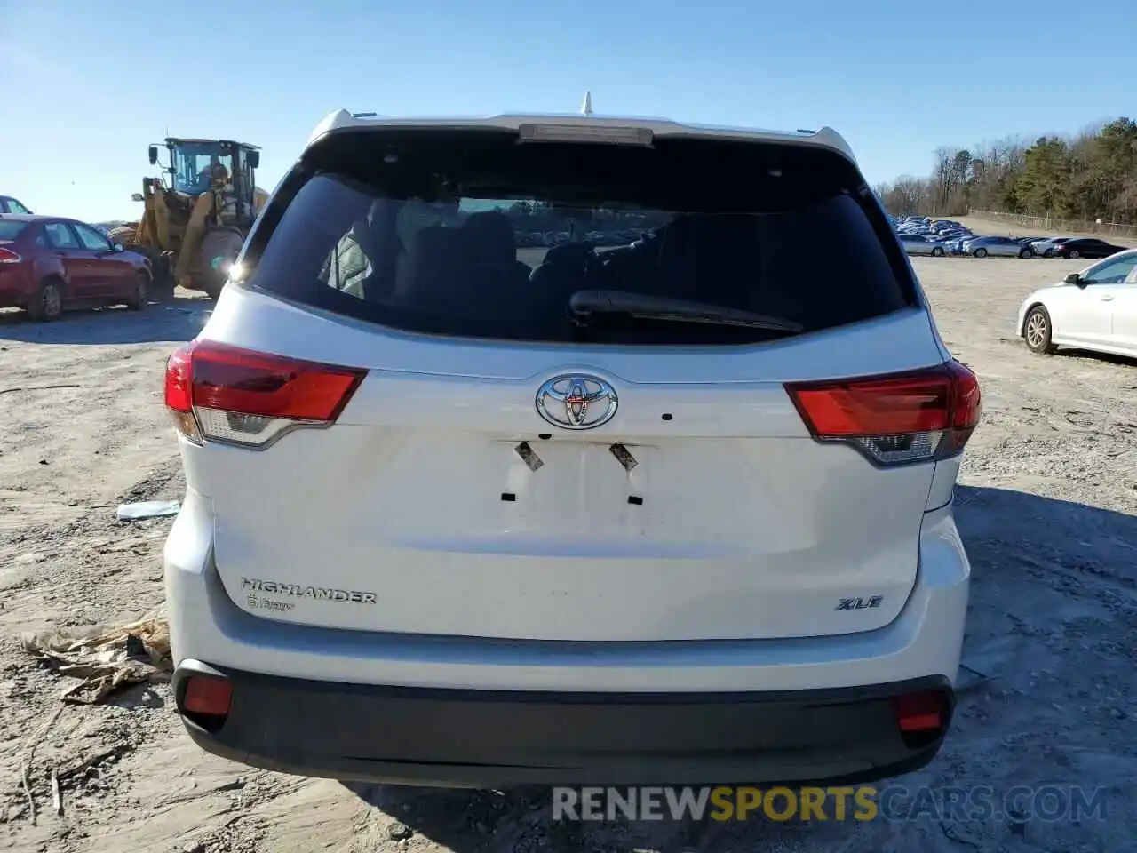 6 Photograph of a damaged car 5TDKZRFH0KS332584 TOYOTA HIGHLANDER 2019