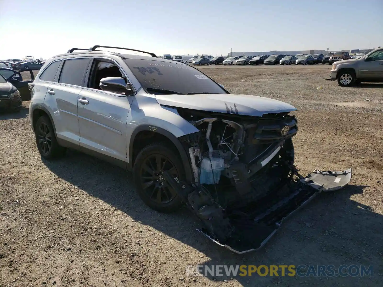 1 Photograph of a damaged car 5TDKZRFH0KS337929 TOYOTA HIGHLANDER 2019