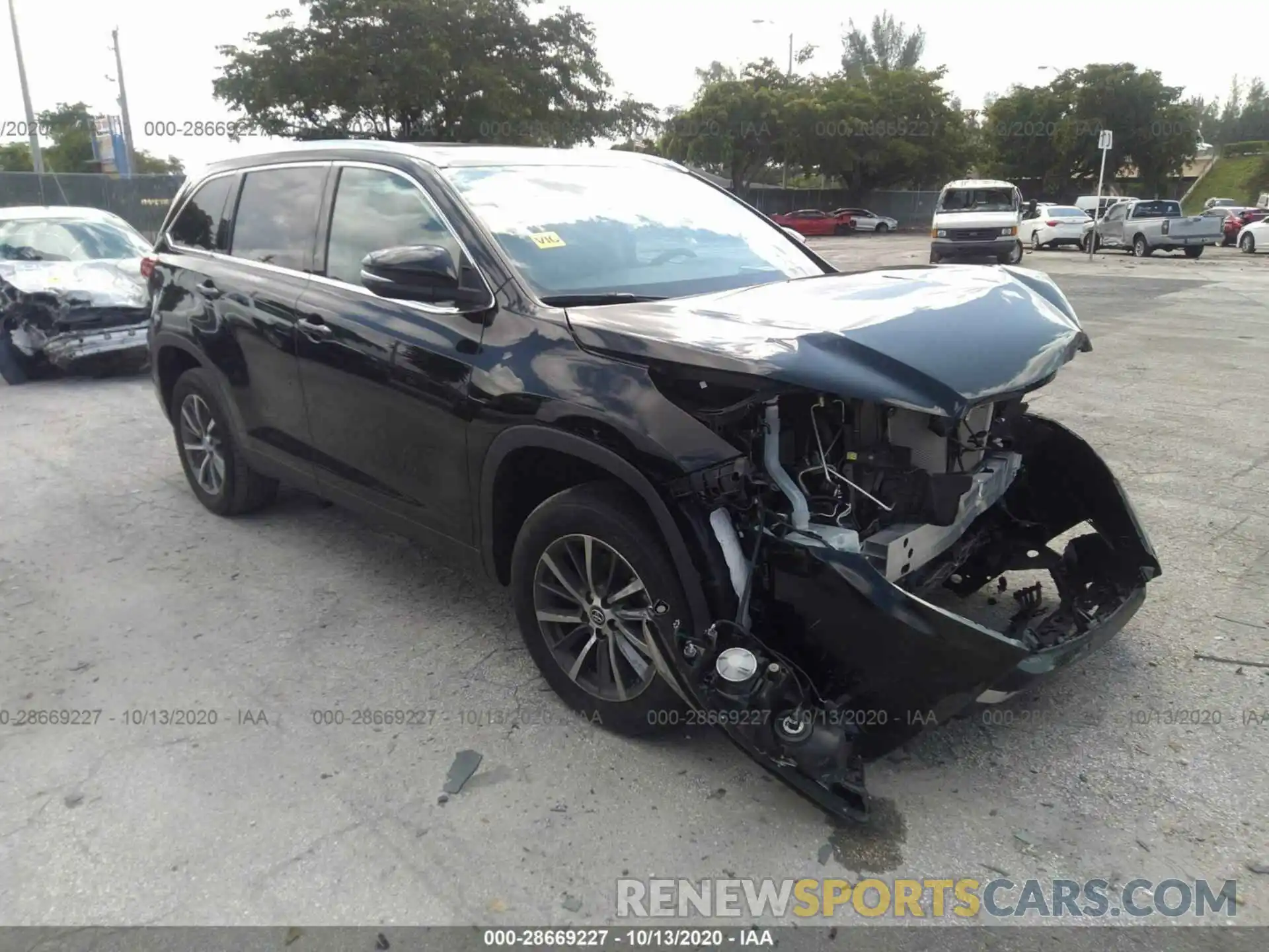 1 Photograph of a damaged car 5TDKZRFH0KS340443 TOYOTA HIGHLANDER 2019