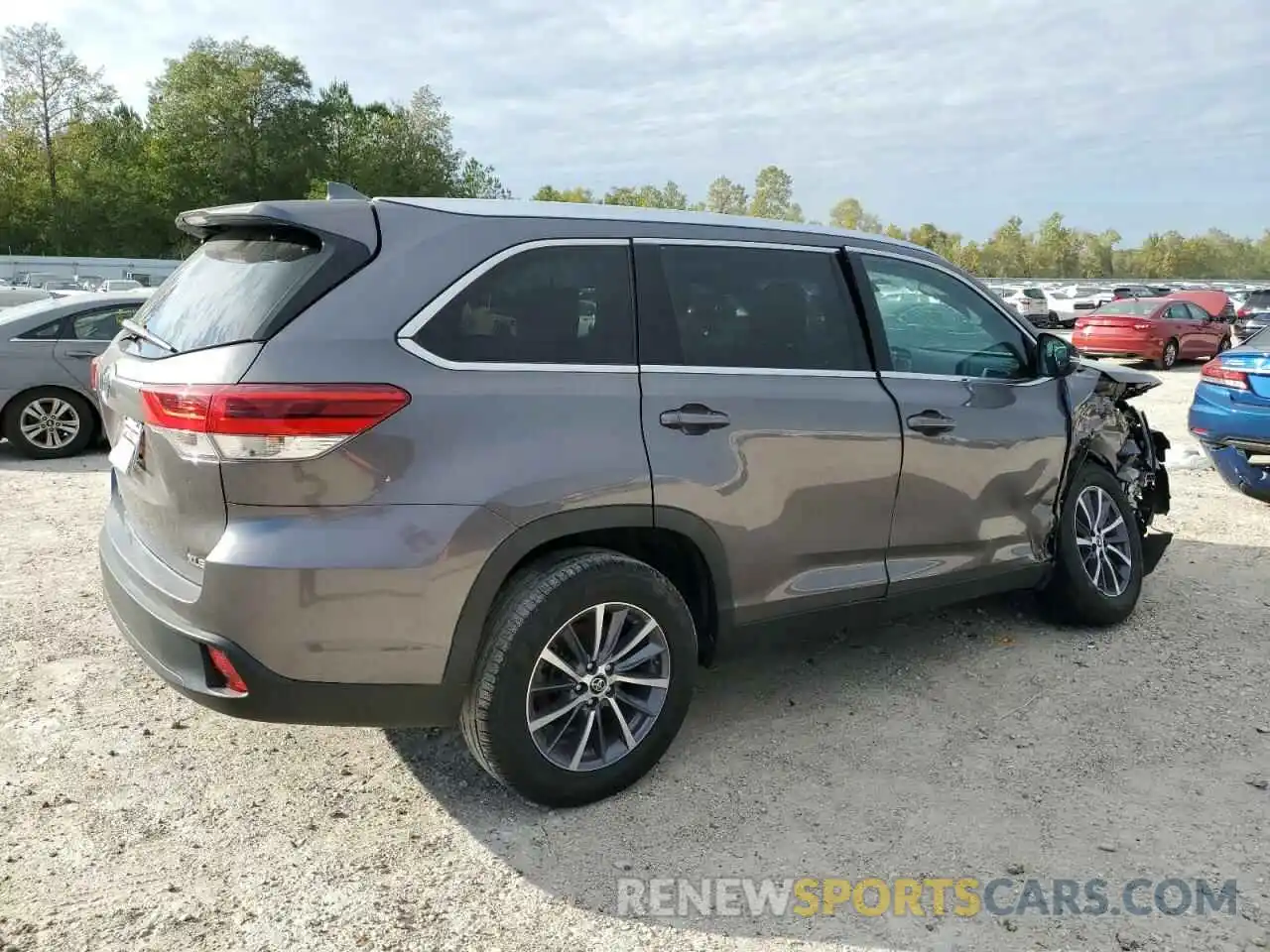 3 Photograph of a damaged car 5TDKZRFH0KS344864 TOYOTA HIGHLANDER 2019