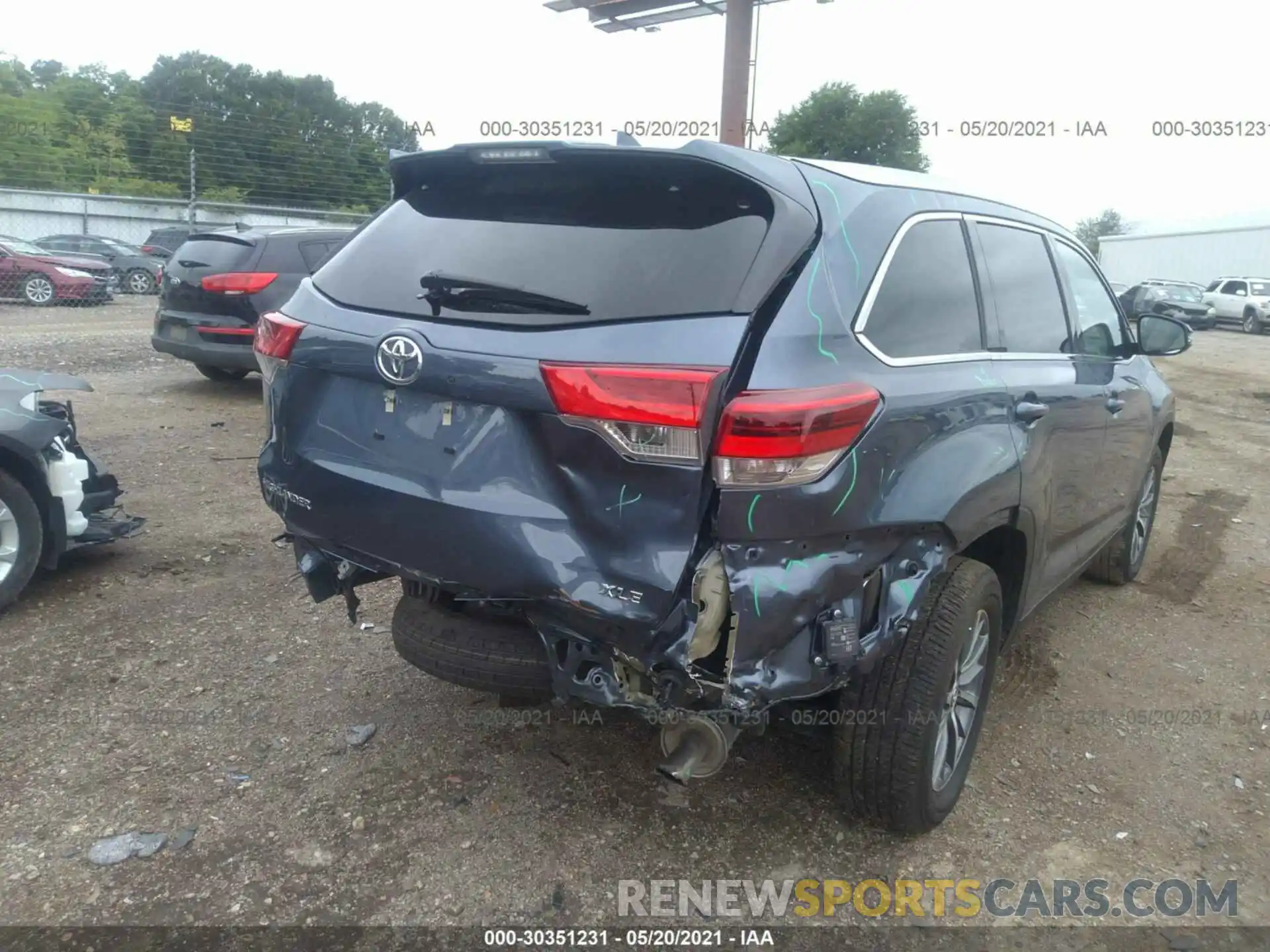 6 Photograph of a damaged car 5TDKZRFH0KS351071 TOYOTA HIGHLANDER 2019