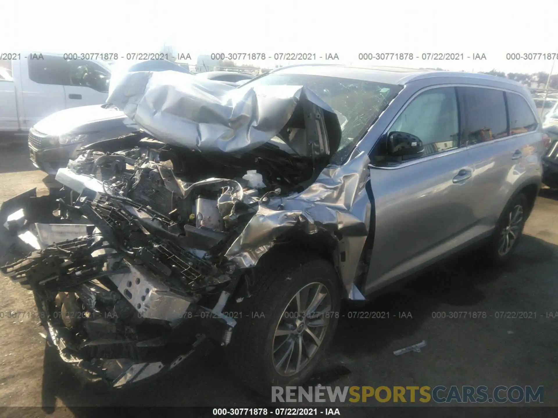 2 Photograph of a damaged car 5TDKZRFH0KS370400 TOYOTA HIGHLANDER 2019