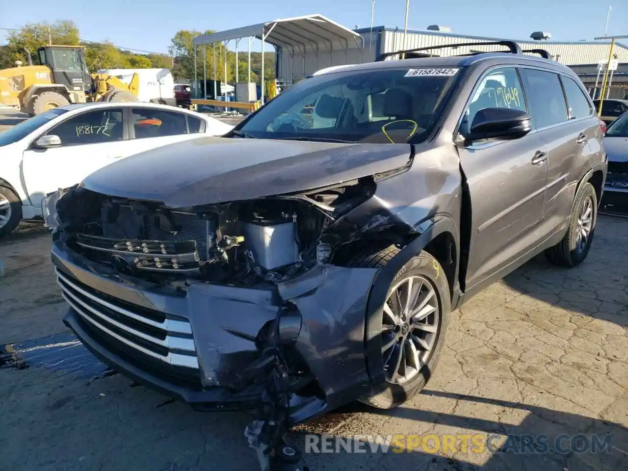 2 Photograph of a damaged car 5TDKZRFH0KS554459 TOYOTA HIGHLANDER 2019