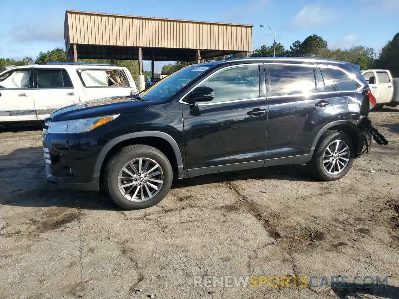 1 Photograph of a damaged car 5TDKZRFH0KS558012 TOYOTA HIGHLANDER 2019