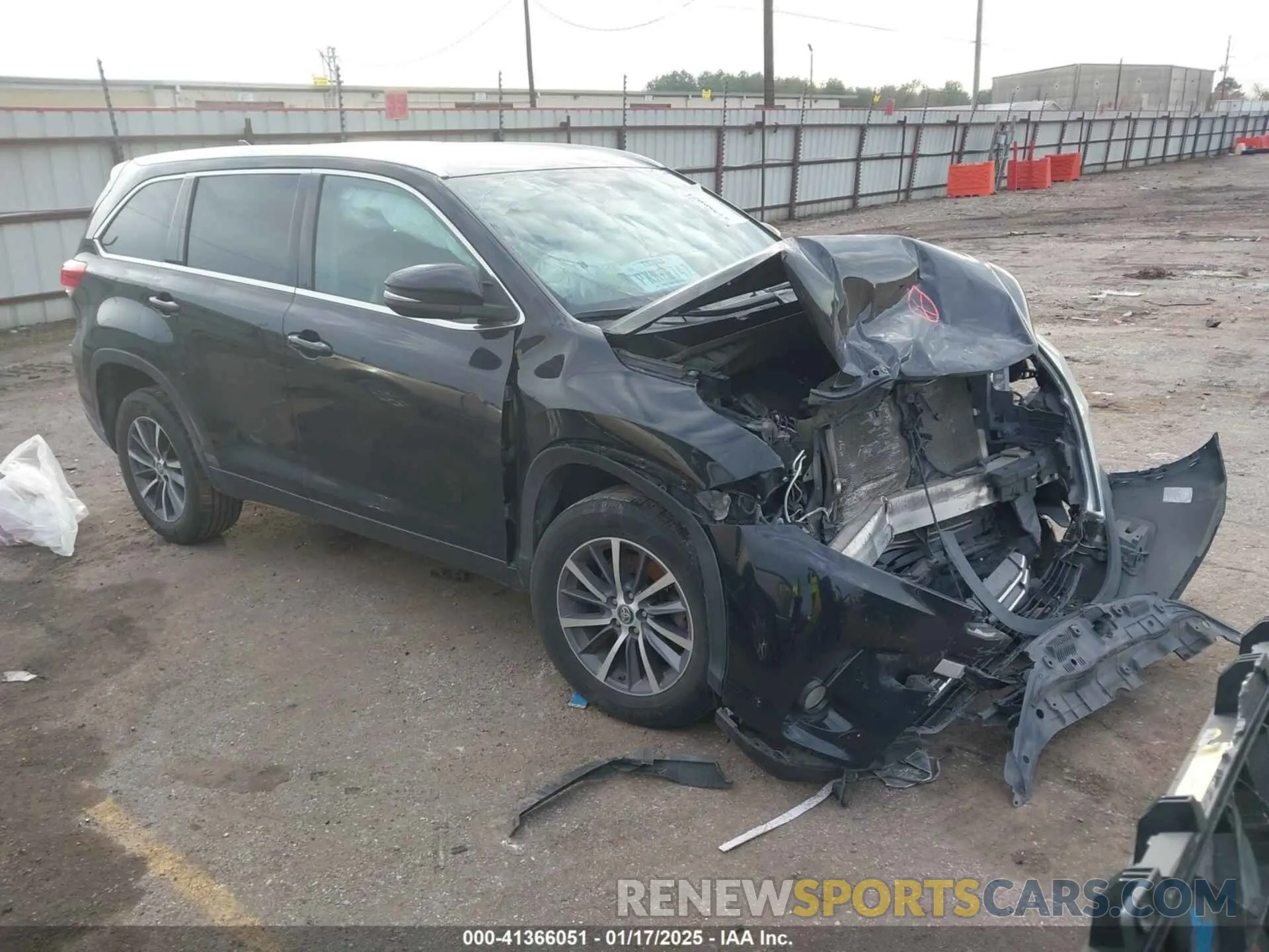 1 Photograph of a damaged car 5TDKZRFH0KS560116 TOYOTA HIGHLANDER 2019
