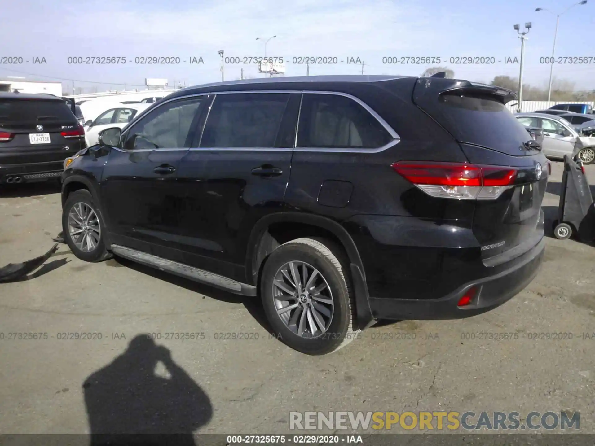 3 Photograph of a damaged car 5TDKZRFH0KS561590 TOYOTA HIGHLANDER 2019