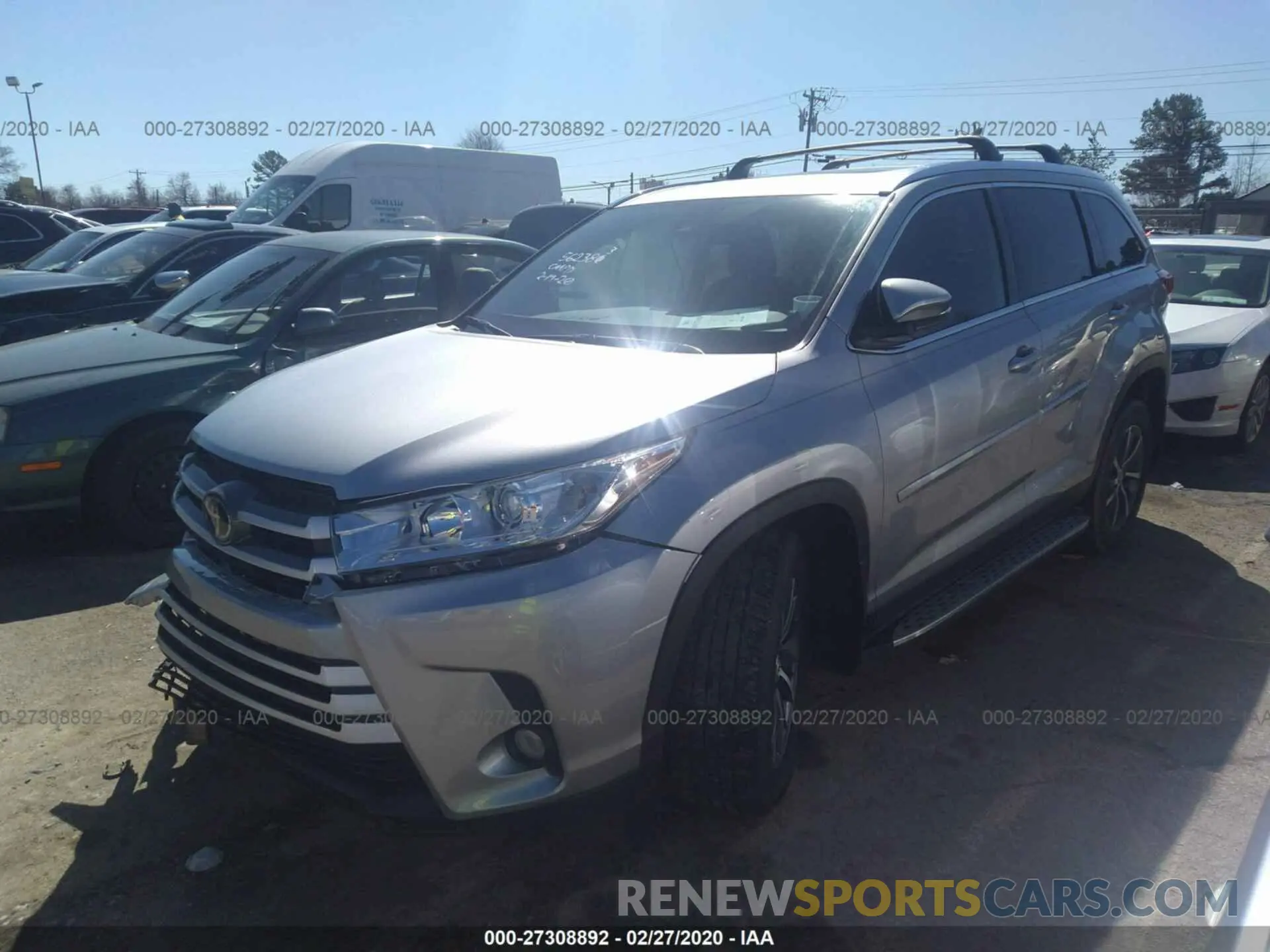 2 Photograph of a damaged car 5TDKZRFH0KS562383 TOYOTA HIGHLANDER 2019