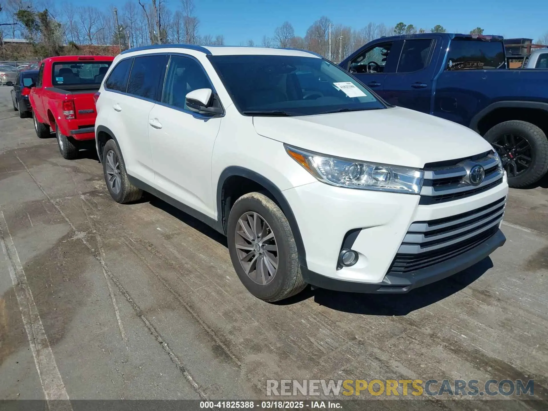 1 Photograph of a damaged car 5TDKZRFH0KS567597 TOYOTA HIGHLANDER 2019