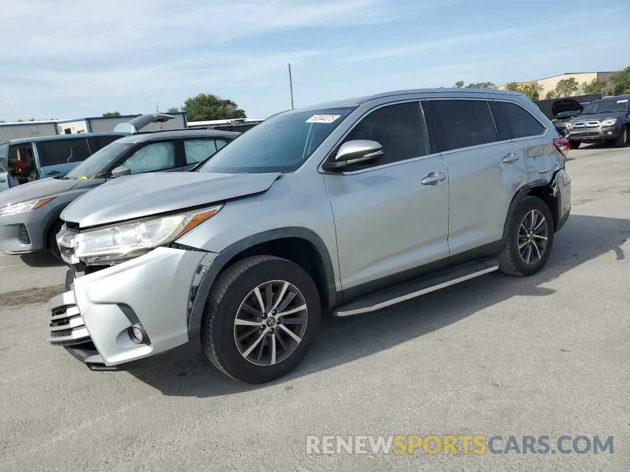 1 Photograph of a damaged car 5TDKZRFH0KS569107 TOYOTA HIGHLANDER 2019