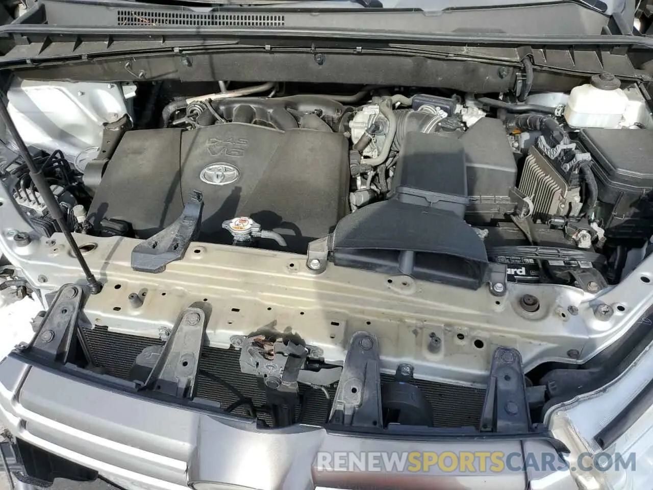 12 Photograph of a damaged car 5TDKZRFH0KS569107 TOYOTA HIGHLANDER 2019