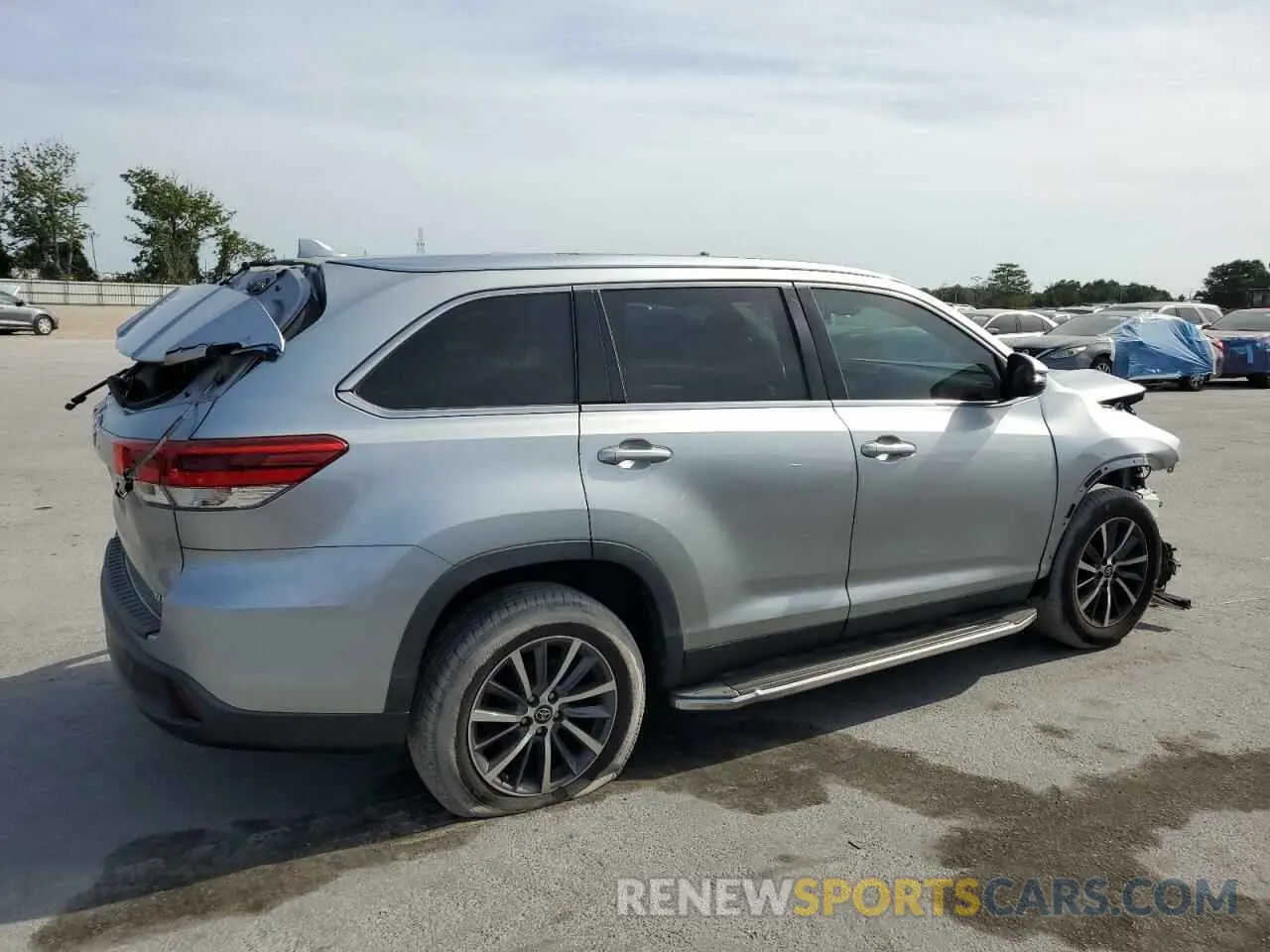 3 Photograph of a damaged car 5TDKZRFH0KS569107 TOYOTA HIGHLANDER 2019