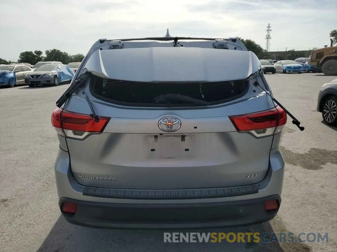 6 Photograph of a damaged car 5TDKZRFH0KS569107 TOYOTA HIGHLANDER 2019