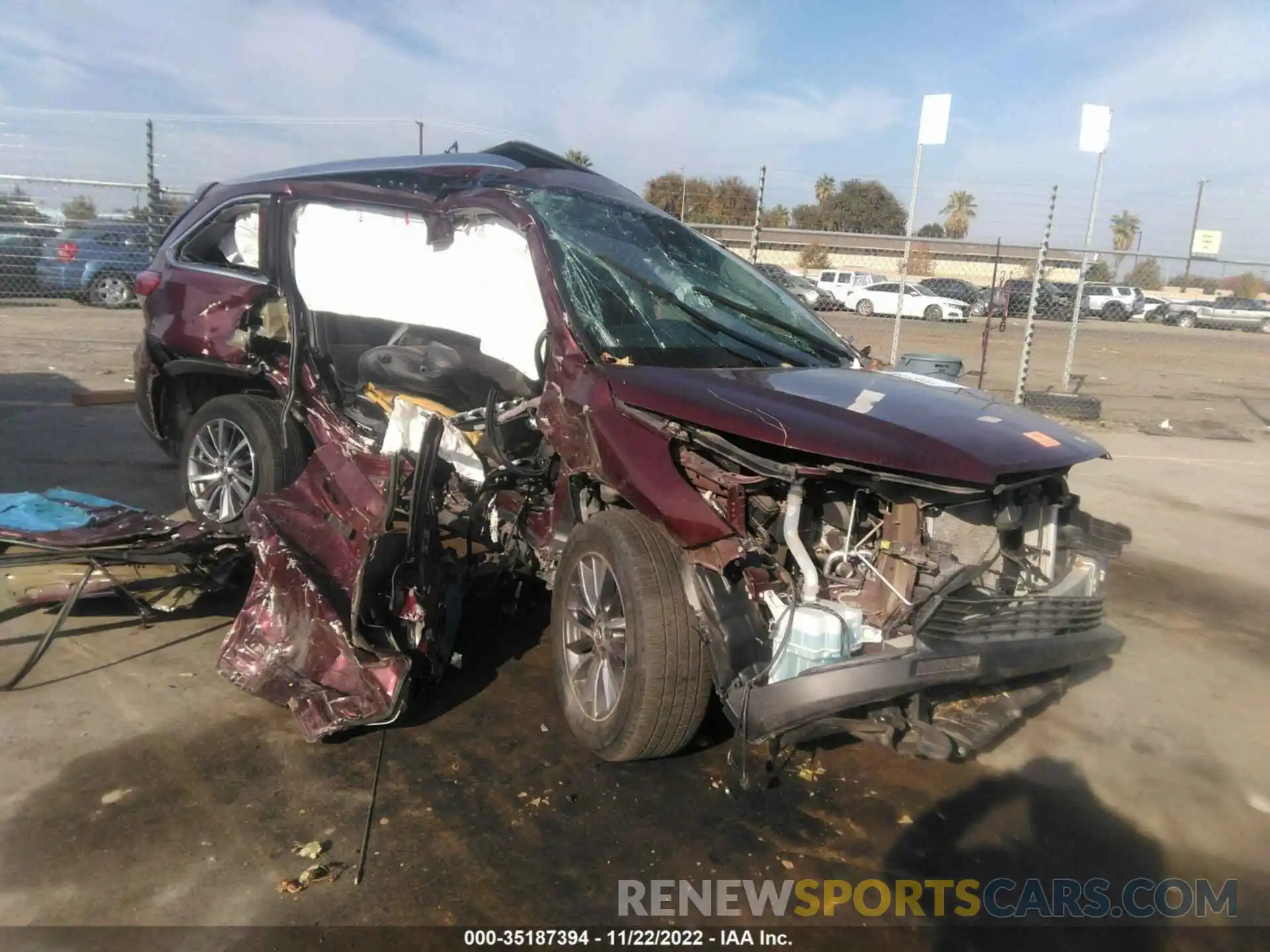 1 Photograph of a damaged car 5TDKZRFH1KS299093 TOYOTA HIGHLANDER 2019