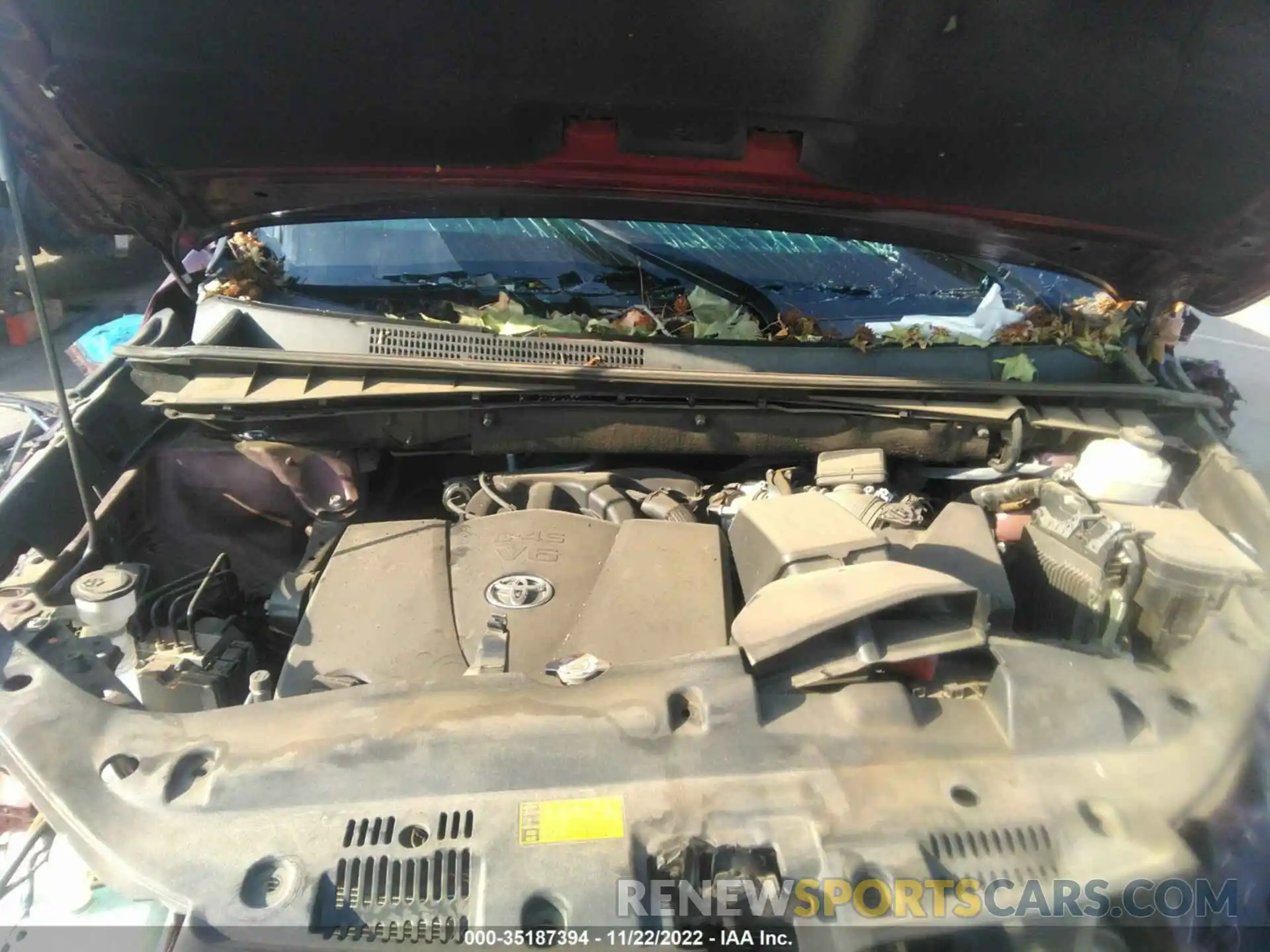 10 Photograph of a damaged car 5TDKZRFH1KS299093 TOYOTA HIGHLANDER 2019