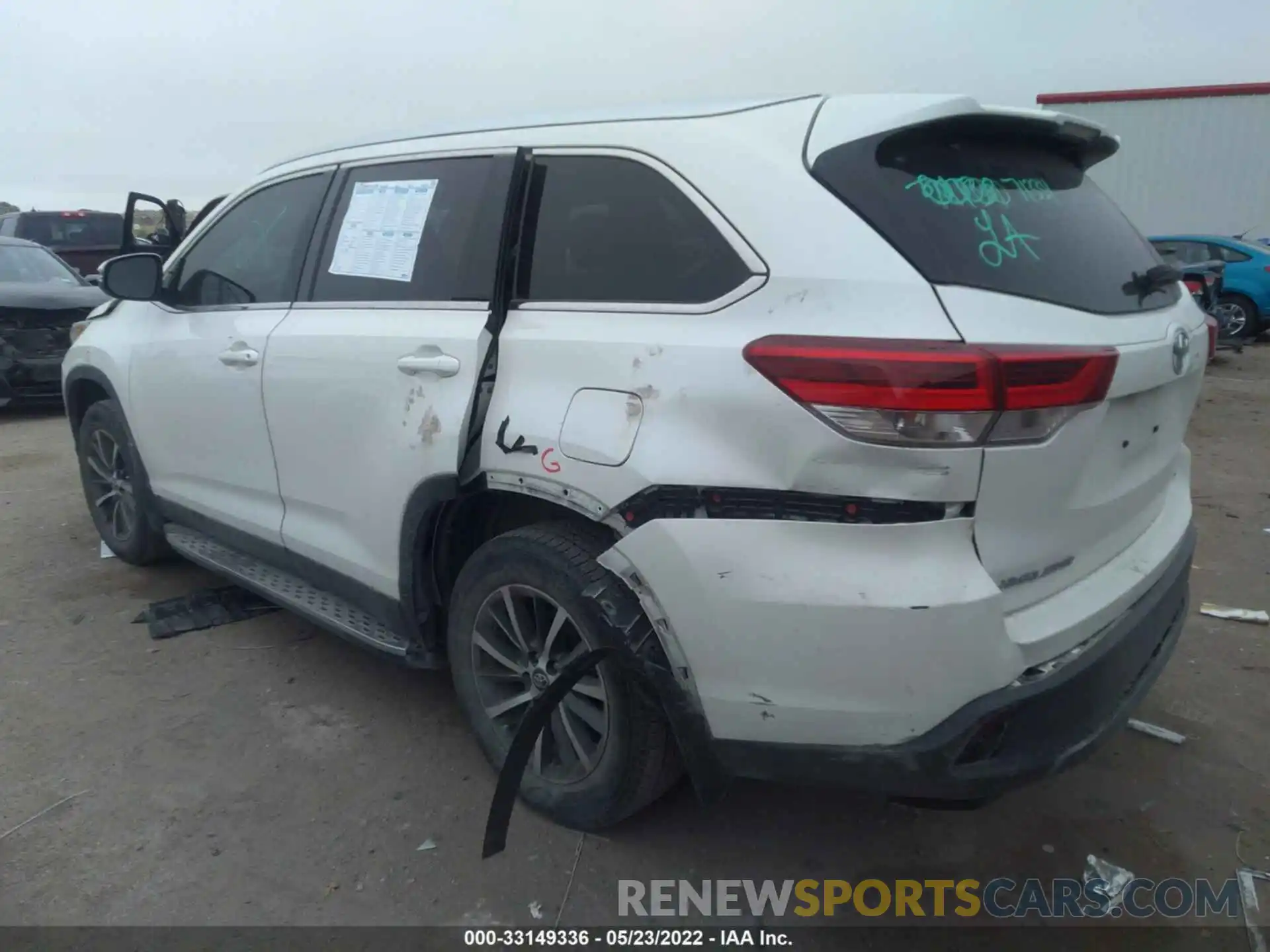 3 Photograph of a damaged car 5TDKZRFH1KS301781 TOYOTA HIGHLANDER 2019