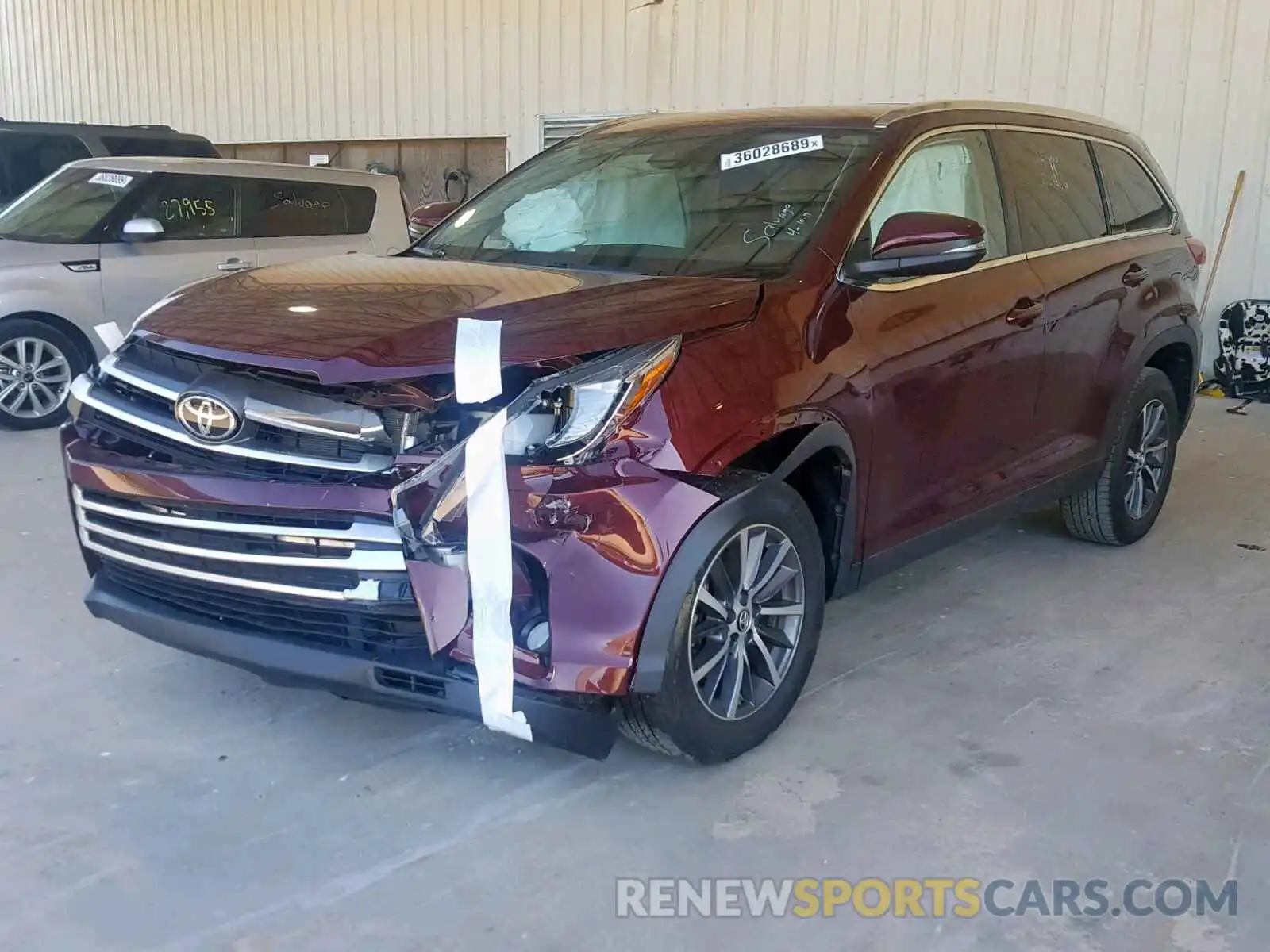 2 Photograph of a damaged car 5TDKZRFH1KS307998 TOYOTA HIGHLANDER 2019