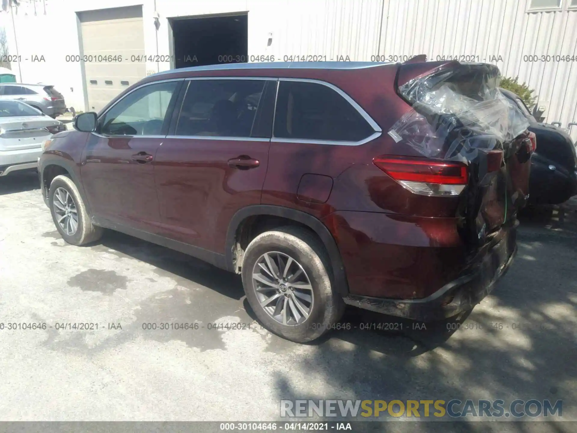 3 Photograph of a damaged car 5TDKZRFH1KS313946 TOYOTA HIGHLANDER 2019