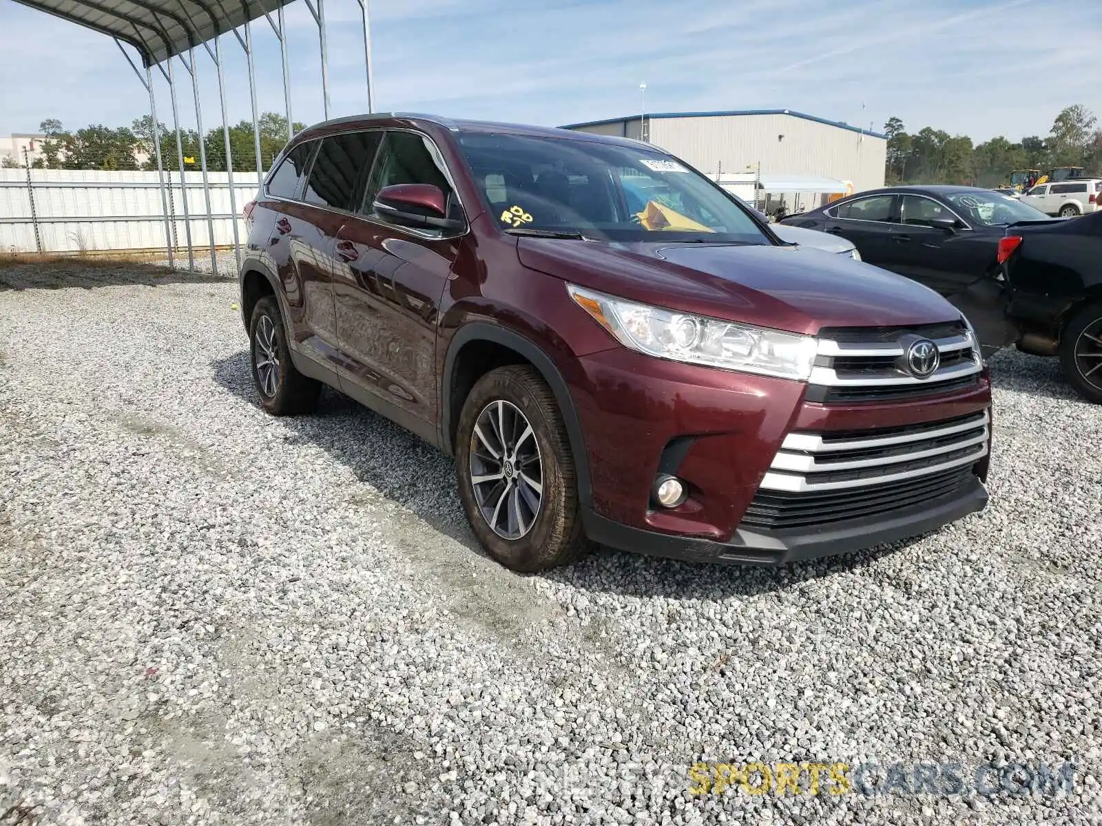 1 Photograph of a damaged car 5TDKZRFH1KS329127 TOYOTA HIGHLANDER 2019