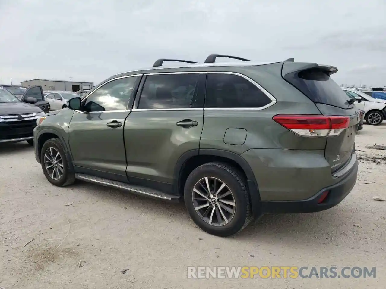 2 Photograph of a damaged car 5TDKZRFH1KS332142 TOYOTA HIGHLANDER 2019