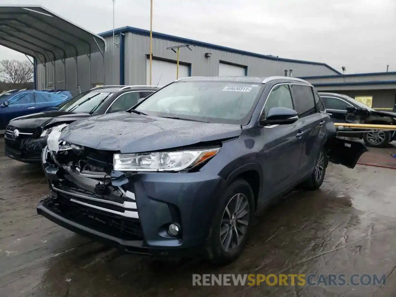 2 Photograph of a damaged car 5TDKZRFH1KS340824 TOYOTA HIGHLANDER 2019