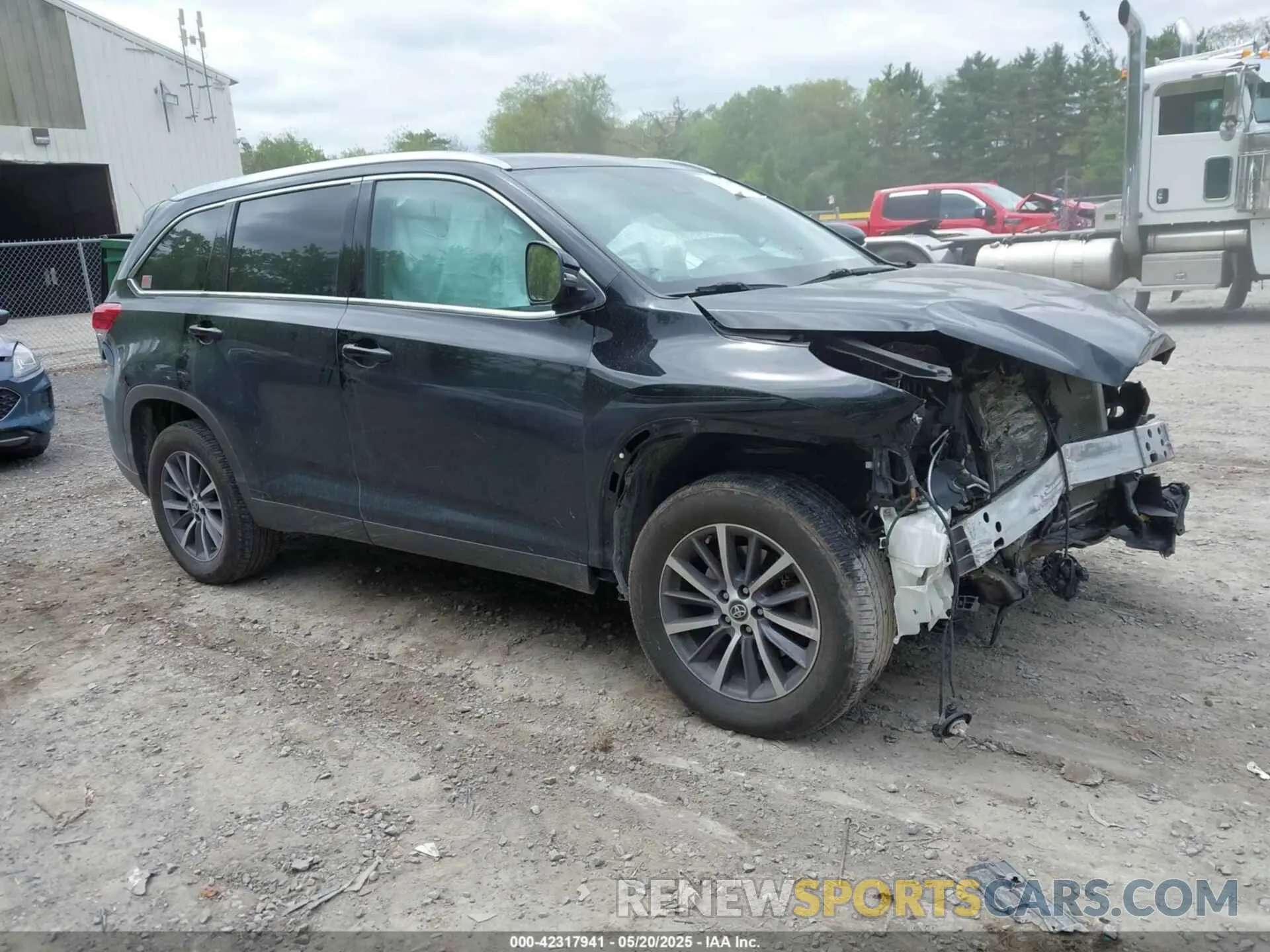 1 Photograph of a damaged car 5TDKZRFH1KS341598 TOYOTA HIGHLANDER 2019