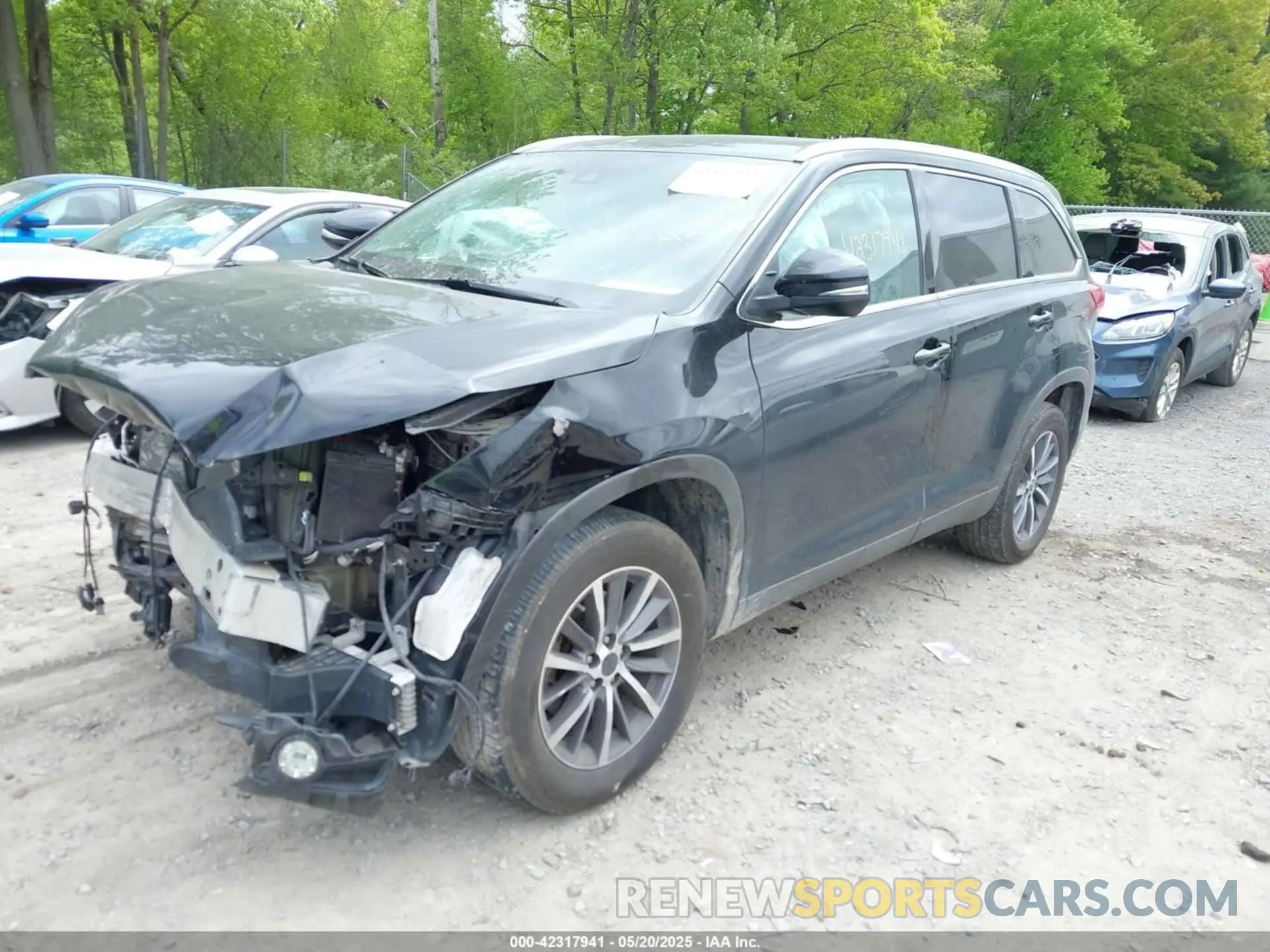 2 Photograph of a damaged car 5TDKZRFH1KS341598 TOYOTA HIGHLANDER 2019