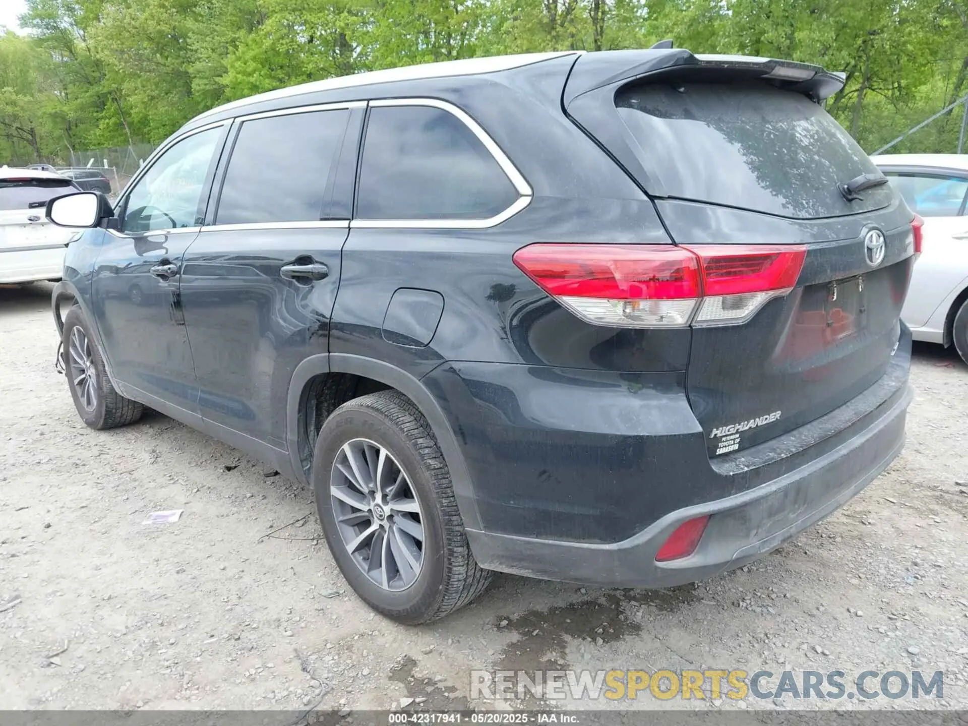 3 Photograph of a damaged car 5TDKZRFH1KS341598 TOYOTA HIGHLANDER 2019