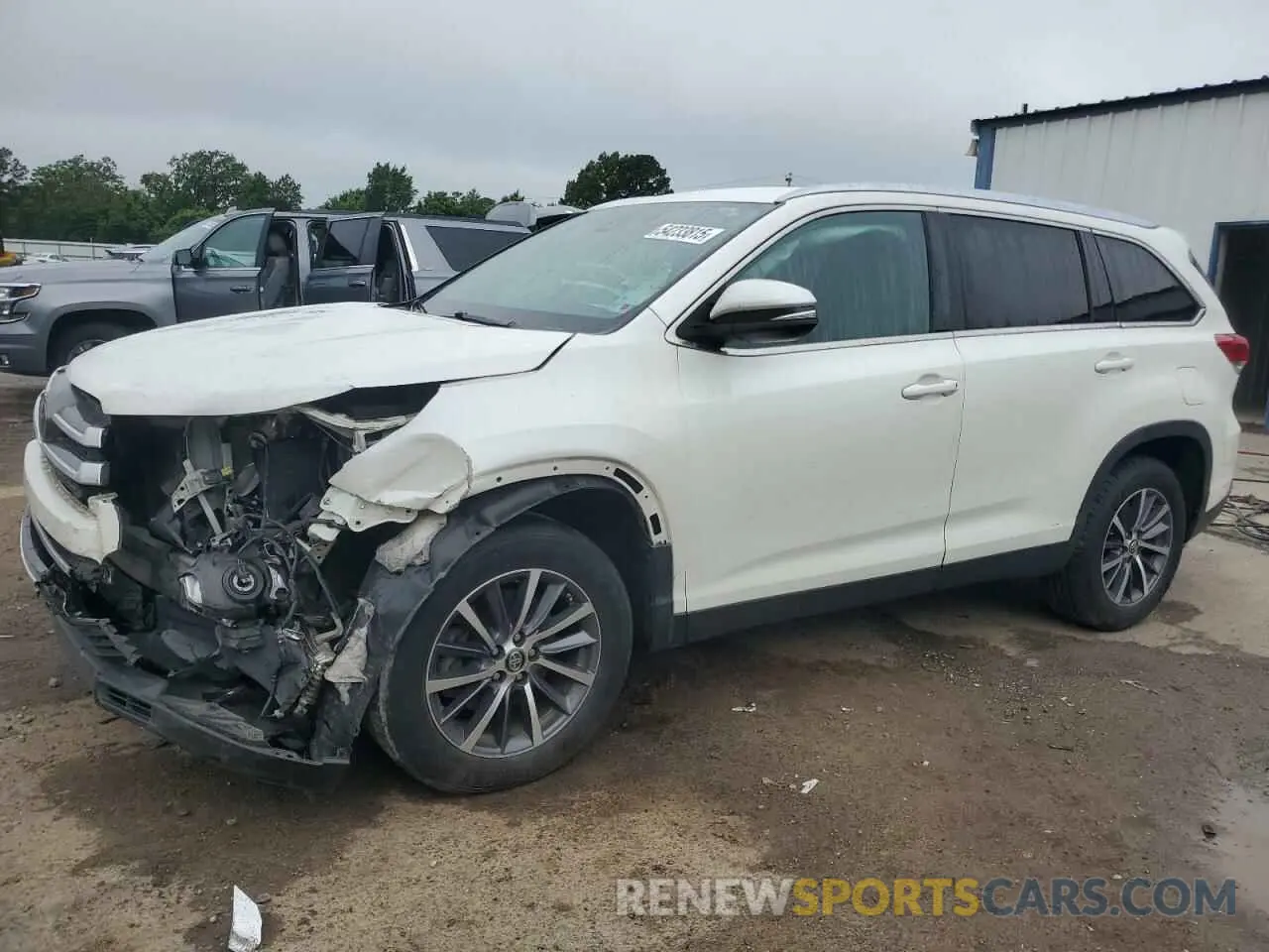1 Photograph of a damaged car 5TDKZRFH1KS346008 TOYOTA HIGHLANDER 2019