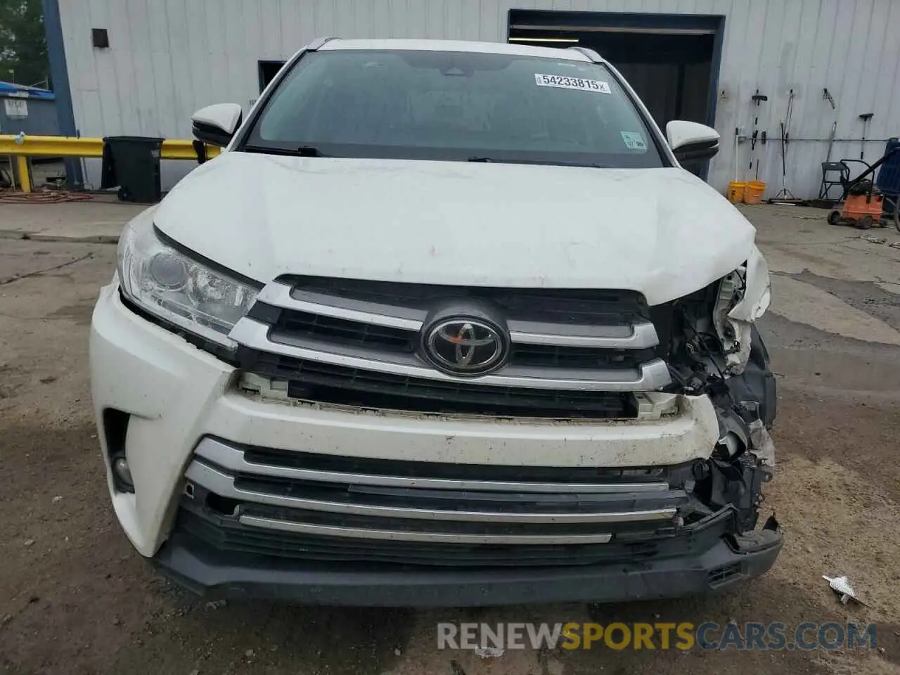 5 Photograph of a damaged car 5TDKZRFH1KS346008 TOYOTA HIGHLANDER 2019