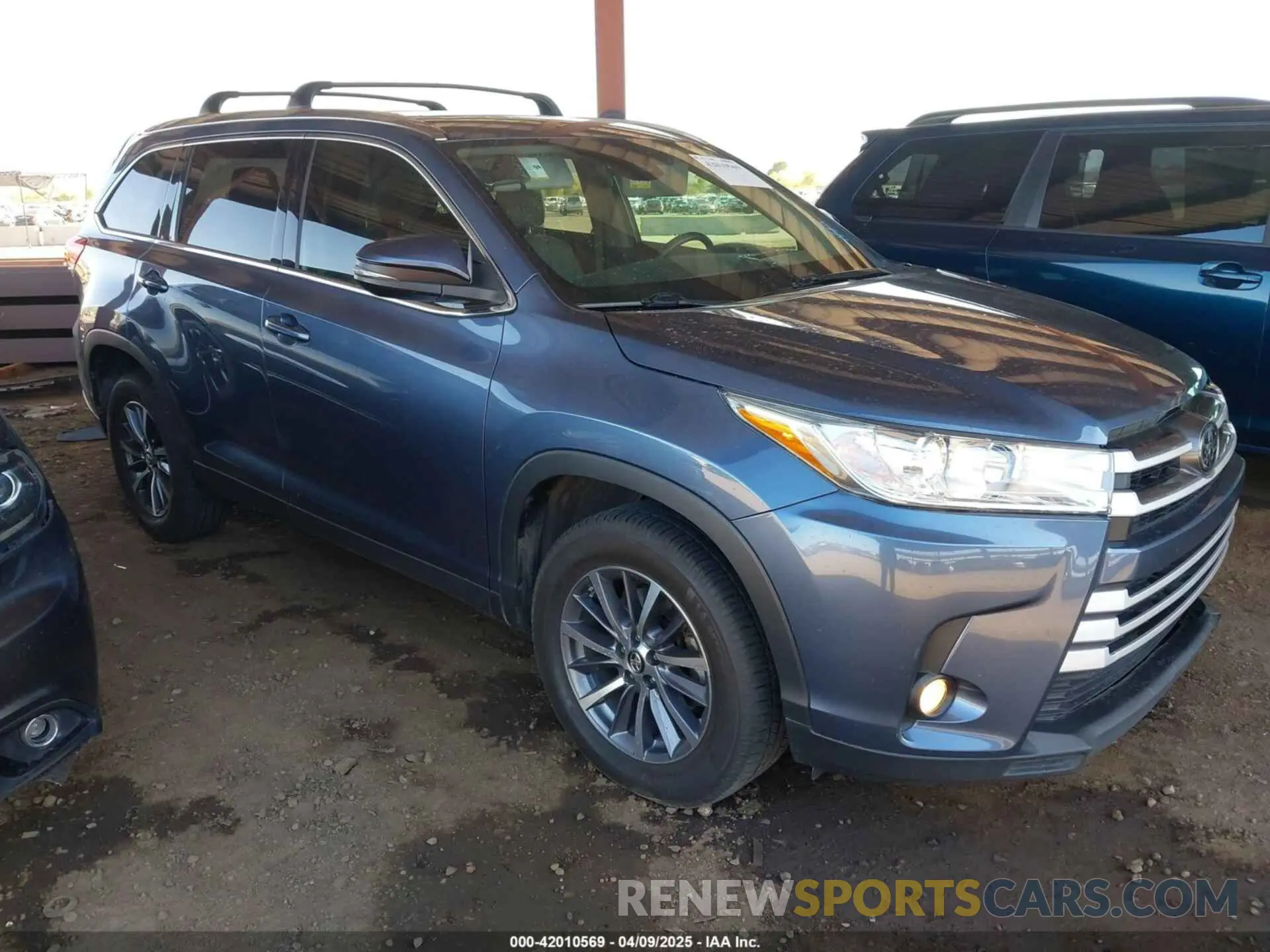 1 Photograph of a damaged car 5TDKZRFH1KS356148 TOYOTA HIGHLANDER 2019