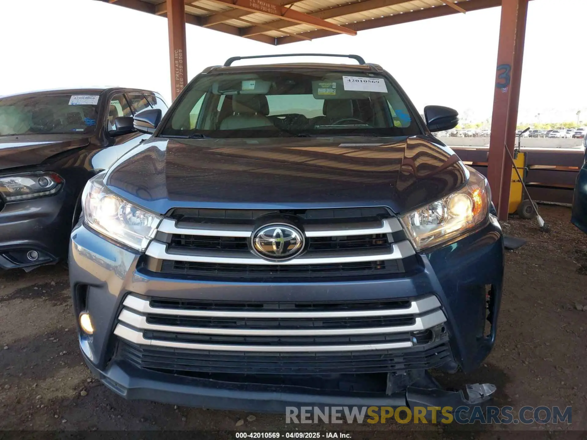 12 Photograph of a damaged car 5TDKZRFH1KS356148 TOYOTA HIGHLANDER 2019