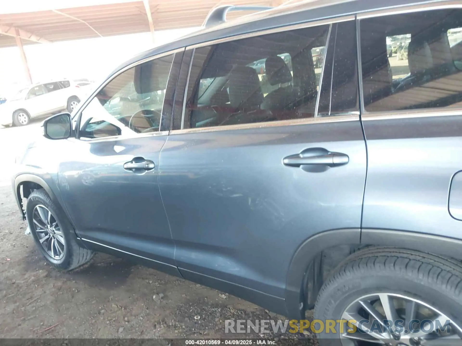 14 Photograph of a damaged car 5TDKZRFH1KS356148 TOYOTA HIGHLANDER 2019