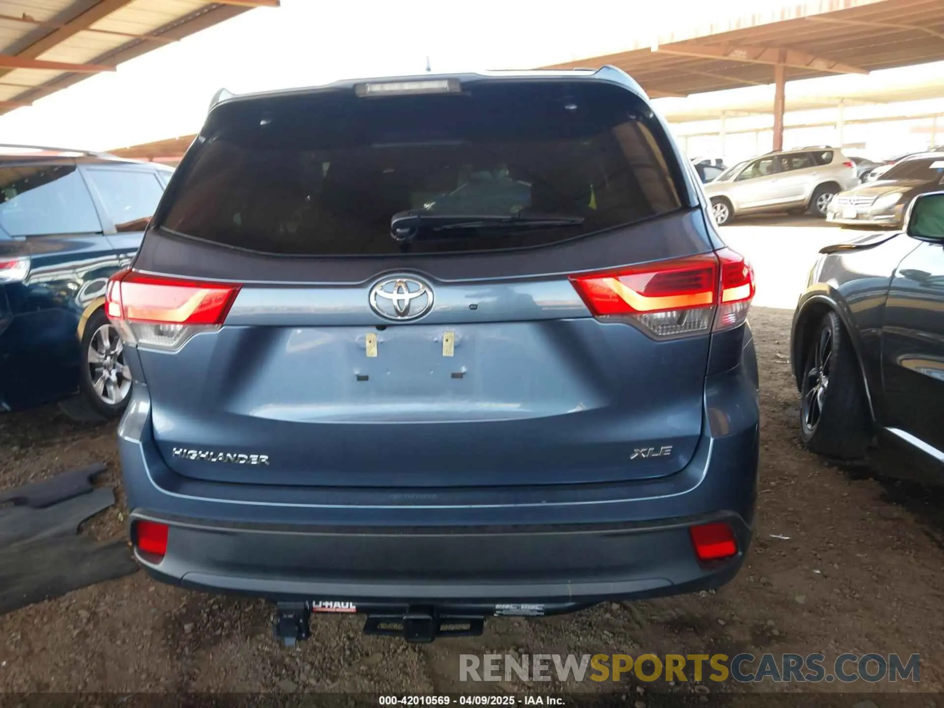 16 Photograph of a damaged car 5TDKZRFH1KS356148 TOYOTA HIGHLANDER 2019