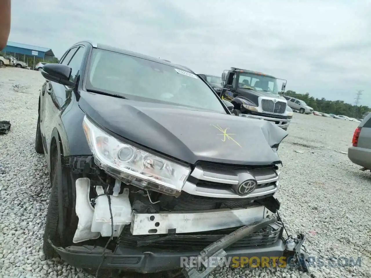 9 Photograph of a damaged car 5TDKZRFH1KS553465 TOYOTA HIGHLANDER 2019