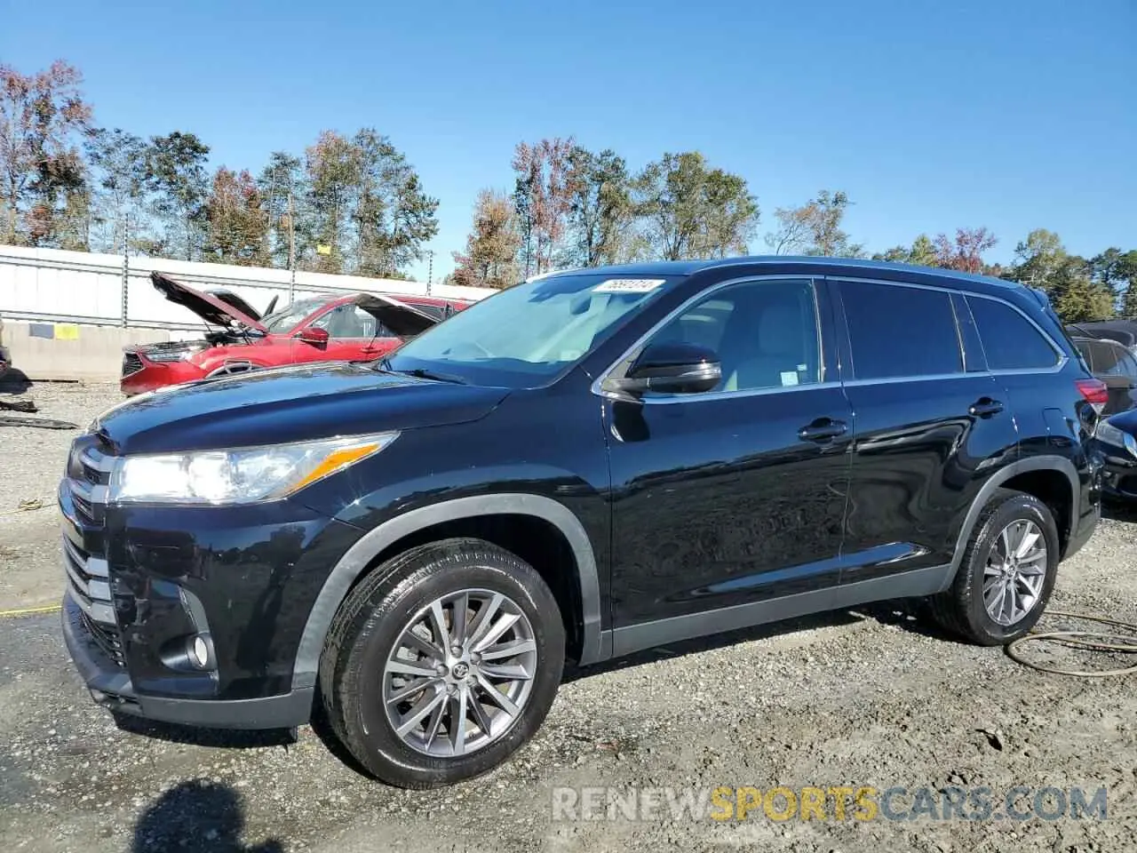 1 Photograph of a damaged car 5TDKZRFH1KS562280 TOYOTA HIGHLANDER 2019