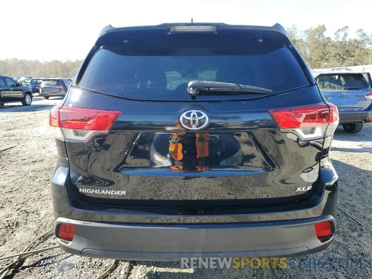6 Photograph of a damaged car 5TDKZRFH1KS562280 TOYOTA HIGHLANDER 2019