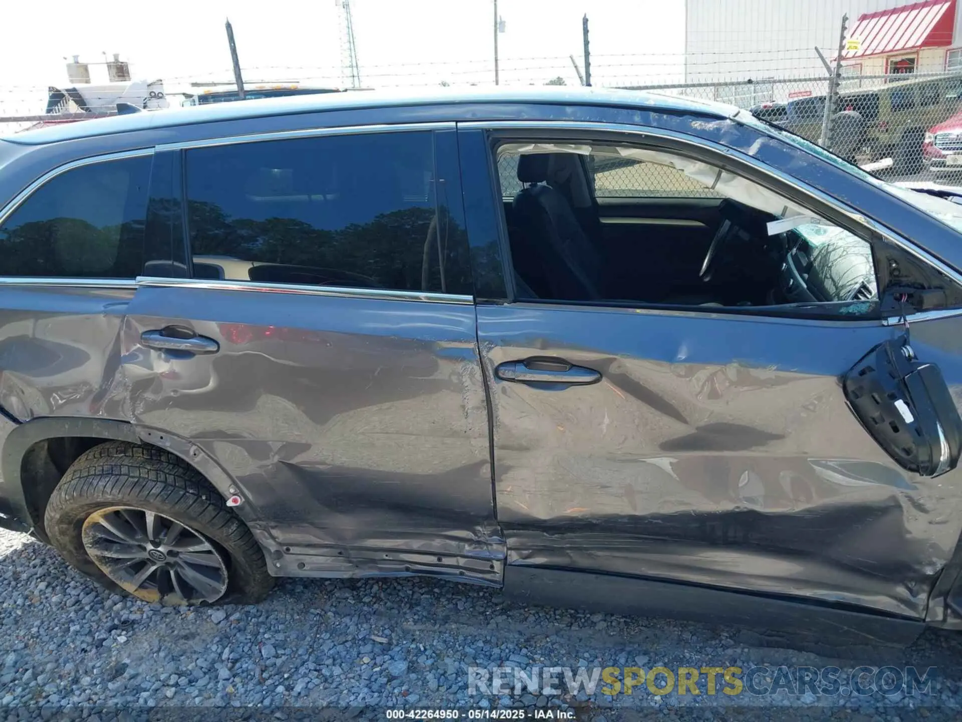 12 Photograph of a damaged car 5TDKZRFH1KS563414 TOYOTA HIGHLANDER 2019