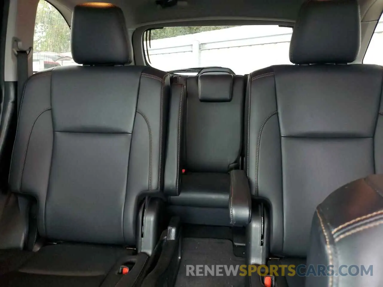 10 Photograph of a damaged car 5TDKZRFH1KS571240 TOYOTA HIGHLANDER 2019