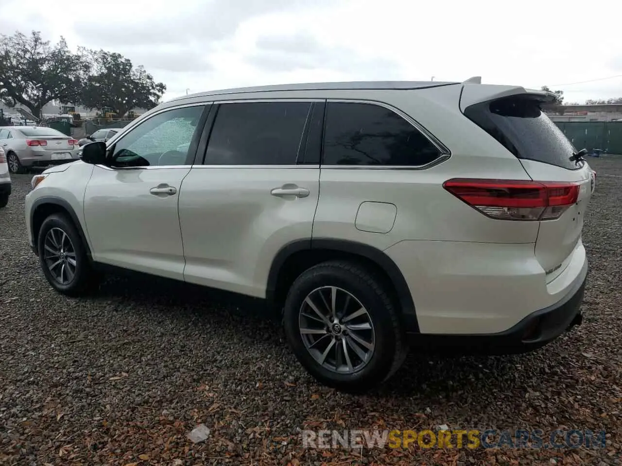 2 Photograph of a damaged car 5TDKZRFH1KS571240 TOYOTA HIGHLANDER 2019