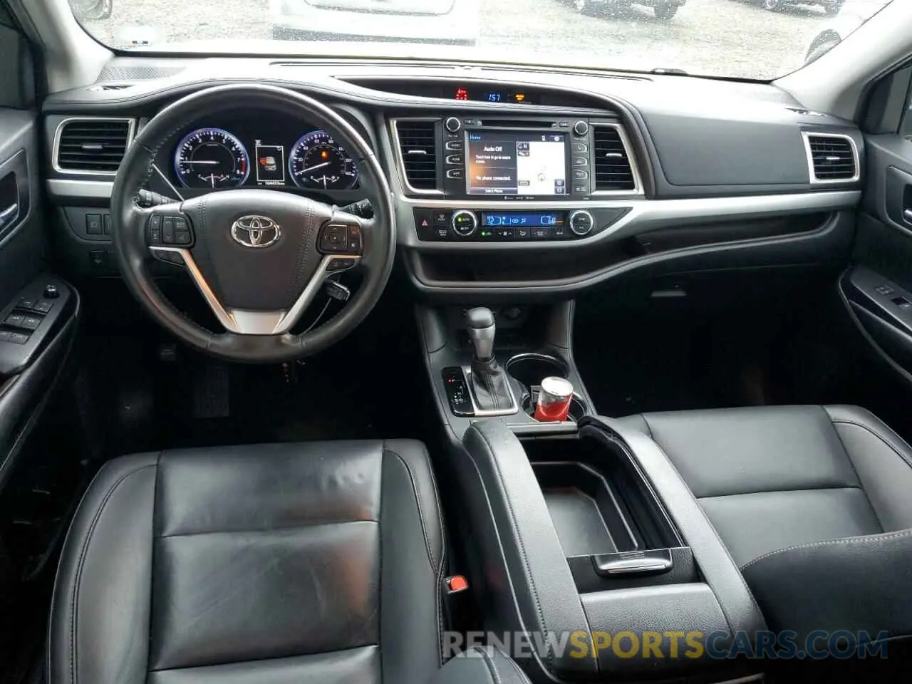 8 Photograph of a damaged car 5TDKZRFH1KS571240 TOYOTA HIGHLANDER 2019