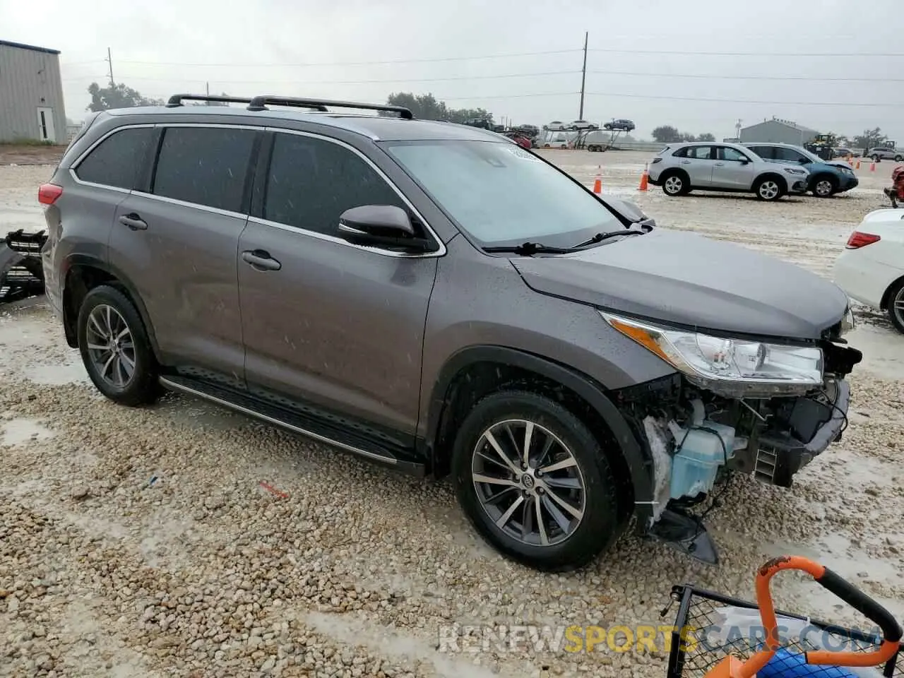 4 Photograph of a damaged car 5TDKZRFH1KS571688 TOYOTA HIGHLANDER 2019