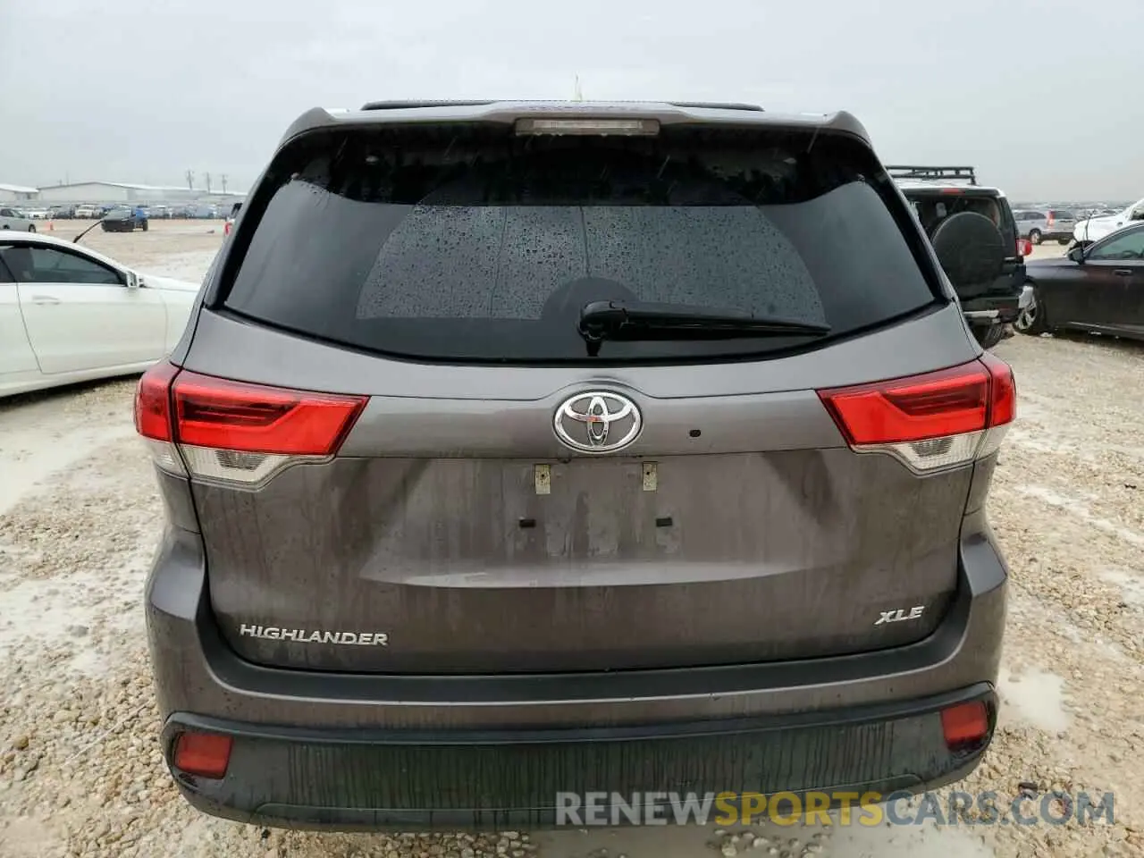 6 Photograph of a damaged car 5TDKZRFH1KS571688 TOYOTA HIGHLANDER 2019